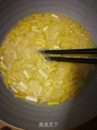 鹅蛋蒜黄饼的做法步骤：3