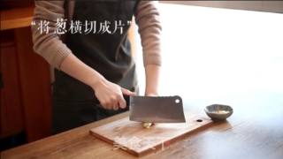 玉木耳炒肉的做法步骤：2