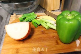 大盘鸡的做法步骤：2