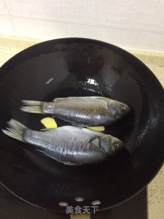 鲫鱼豆腐汤的做法步骤：4