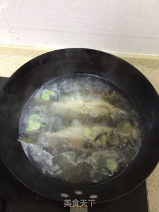 鲫鱼豆腐汤的做法步骤：6