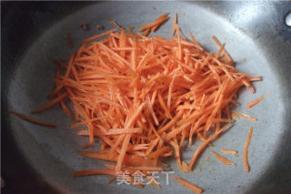 牛肉炒胡萝卜的做法步骤：5