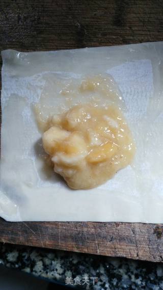馄饨皮香蕉派的做法步骤：3