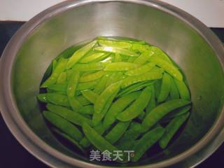 肉炒荷兰豆土豆片的做法步骤：1