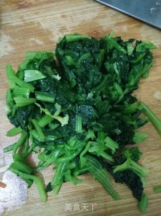 凉拌菠菜塔的做法步骤：4