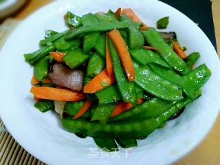 荷兰豆炒腊肉的做法步骤：9