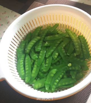 腊肠荷兰豆的做法步骤：1
