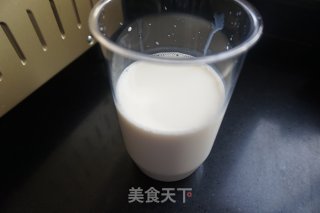 奇亚籽牛油果香蕉奶昔的做法步骤：2