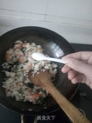 西红柿蒜苔炒饭的做法步骤：6