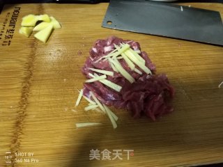 番茄炒牛肉的做法步骤：2