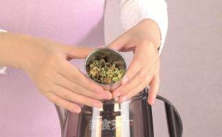 荷叶苍术升麻茶的做法步骤：4