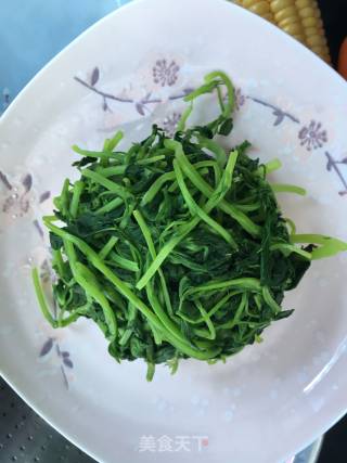 春季野菜：凉拌苜蓿的做法步骤：5