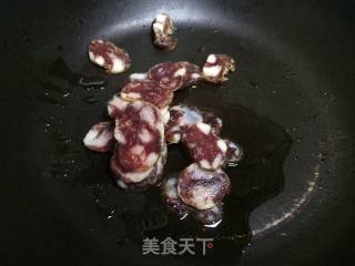 腊肠洋葱胡萝卜的做法步骤：3