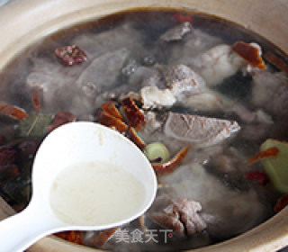 虫草花牛肉面的做法步骤：4