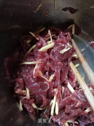 砂锅番茄海蛎牛肉粥的做法步骤：1