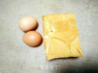 蛋裹土司的做法步骤：1