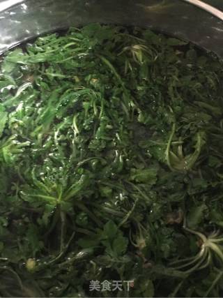 热拌荠菜的做法步骤：2