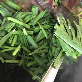 肉末韭菜炒猪血的做法步骤：7