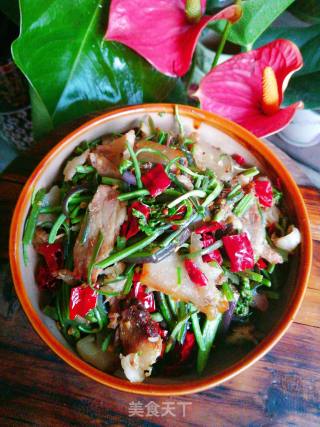 春季野菜#蕨菜炒腊肉#的做法步骤：12