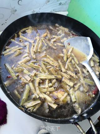 笋干炖鸡的做法步骤：6