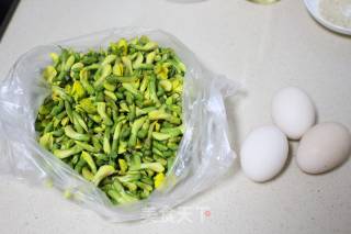 ＃春季野菜＃——金雀花炒蛋的做法步骤：1
