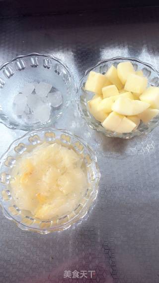 苹果银耳汤的做法步骤：1