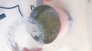 苹果银耳汤的做法步骤：2