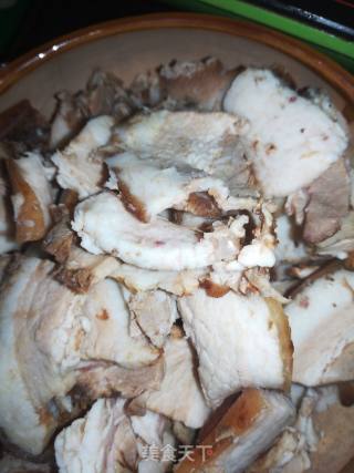 青椒走油肉的做法步骤：1