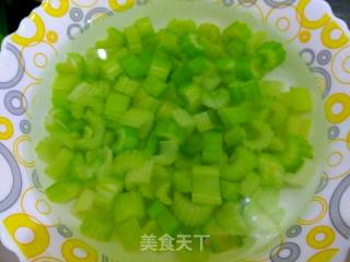 炝拌芹菜的做法步骤：5