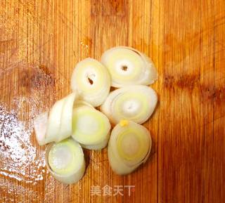 蒜苔腊肉的做法步骤：1