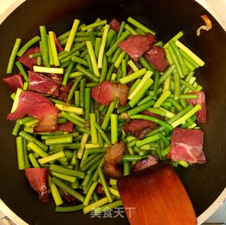 蒜苔腊肉的做法步骤：5