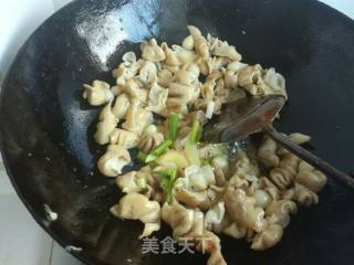 大蒜烧肥肠的做法步骤：9