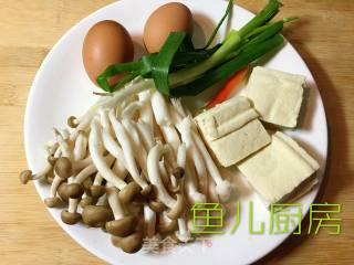 鸡蛋豆腐双菇羹──“鱼儿厨房”私房菜的做法步骤：1