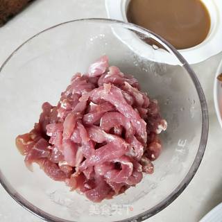 鱼香肉丝的做法步骤：4
