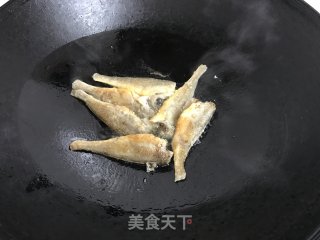 小黄鱼雪菜面的做法步骤：6
