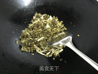 小黄鱼雪菜面的做法步骤：8