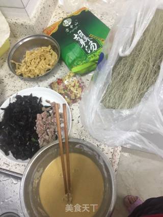 河南胡辣汤的做法步骤：1