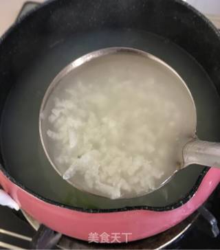 荠菜海鲜粥的做法步骤：2