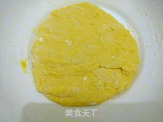 南瓜豆沙饼的做法步骤：3