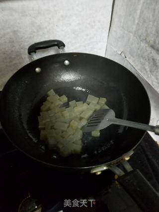 蒜苗炒凉粉的做法步骤：4