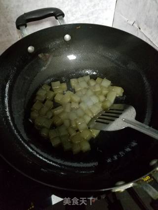 蒜苗炒凉粉的做法步骤：5