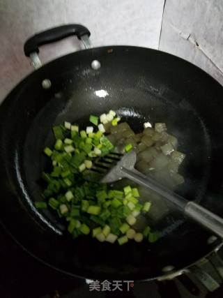 蒜苗炒凉粉的做法步骤：6