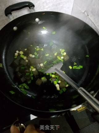 蒜苗炒凉粉的做法步骤：7