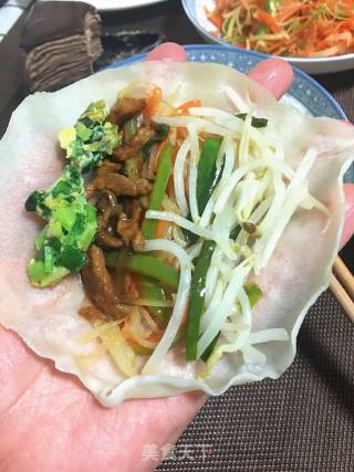 饺子皮版春饼的做法步骤：8