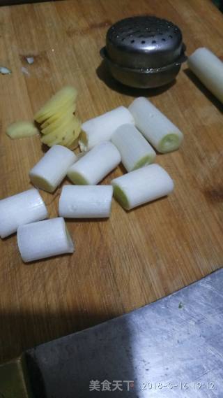 排骨山药胡萝卜汤的做法步骤：5