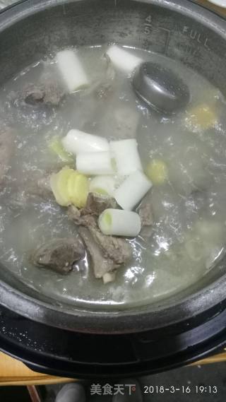 排骨山药胡萝卜汤的做法步骤：6