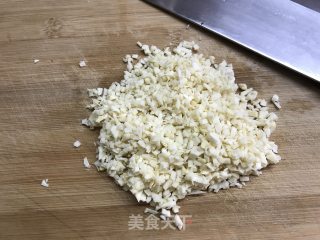 脆皮干冬笋炒雪菜的做法步骤：2
