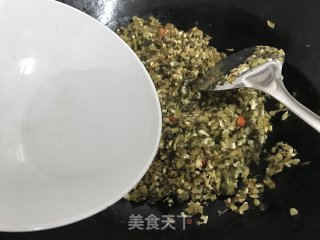 脆皮干冬笋炒雪菜的做法步骤：10