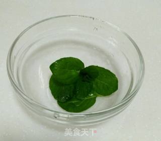 薄荷红茶的做法步骤：1