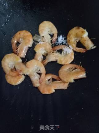 油焖虾配蒲瓜的做法步骤：9